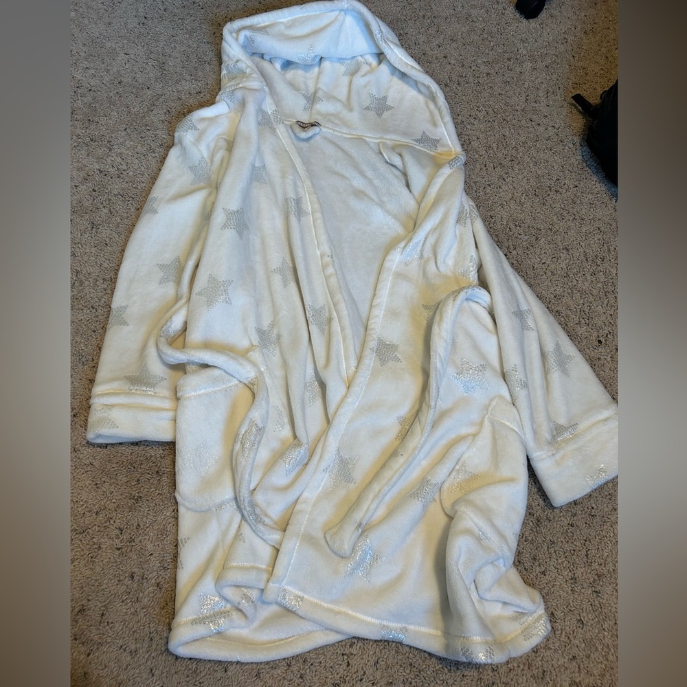 P.J. Salvage Cream Robe with Silver Accents